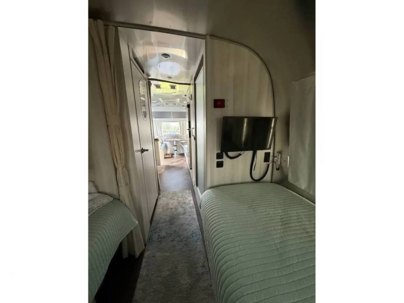A photo of this 2023 Airstream International 25FB Twin