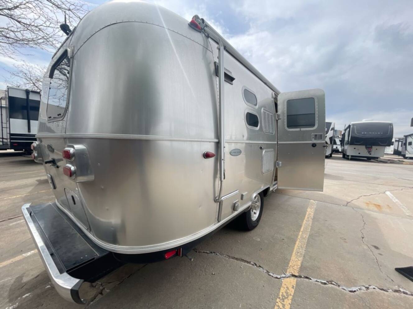 A photo of this 2018 Airstream Flying Cloud 20FB