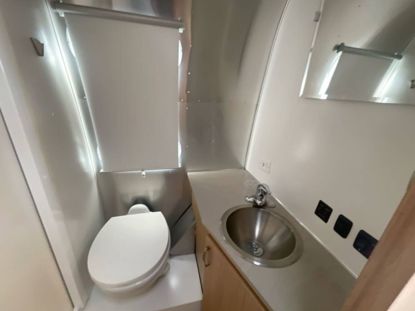 A photo of this 2018 Airstream Flying Cloud 20FB