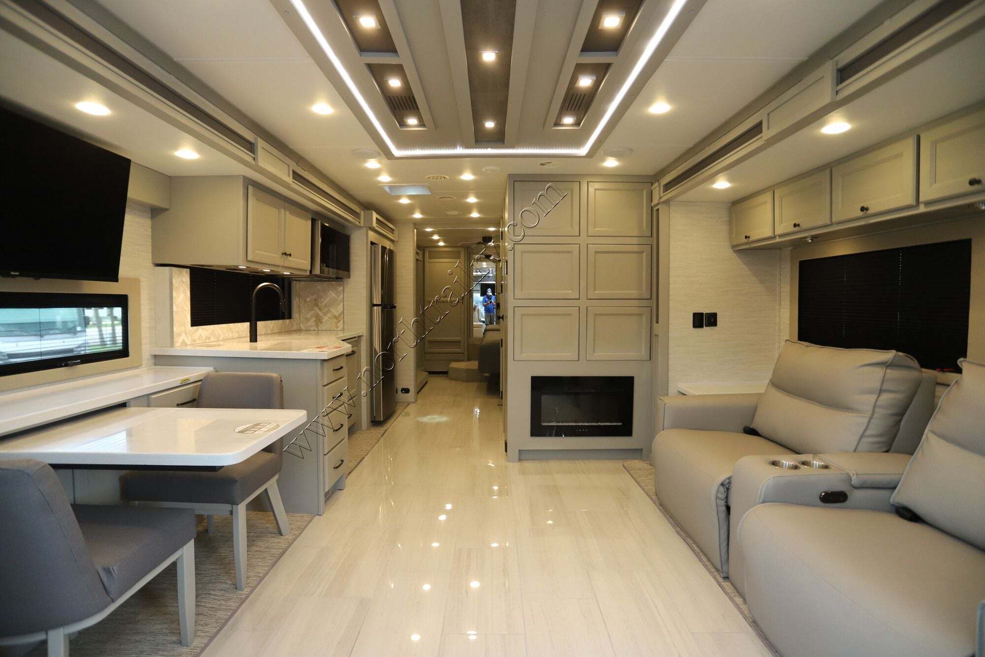2027 Tiffin Motor Homes Allegro Red 33AA in ft. myers FL