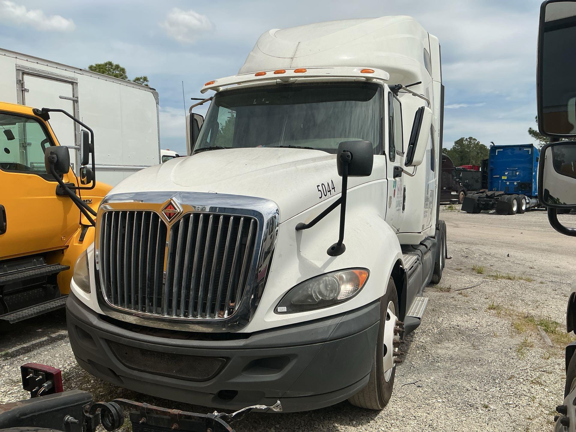 2016 INTERNATIONAL Prostar in Saint Augustine, FL