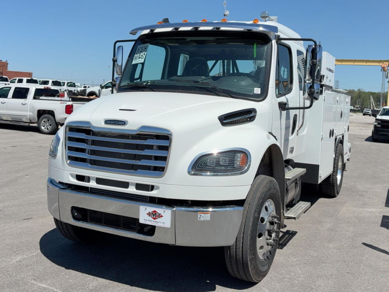 2027 FREIGHTLINER BUSINESS CLASS M2 106 in Kansas City, MO