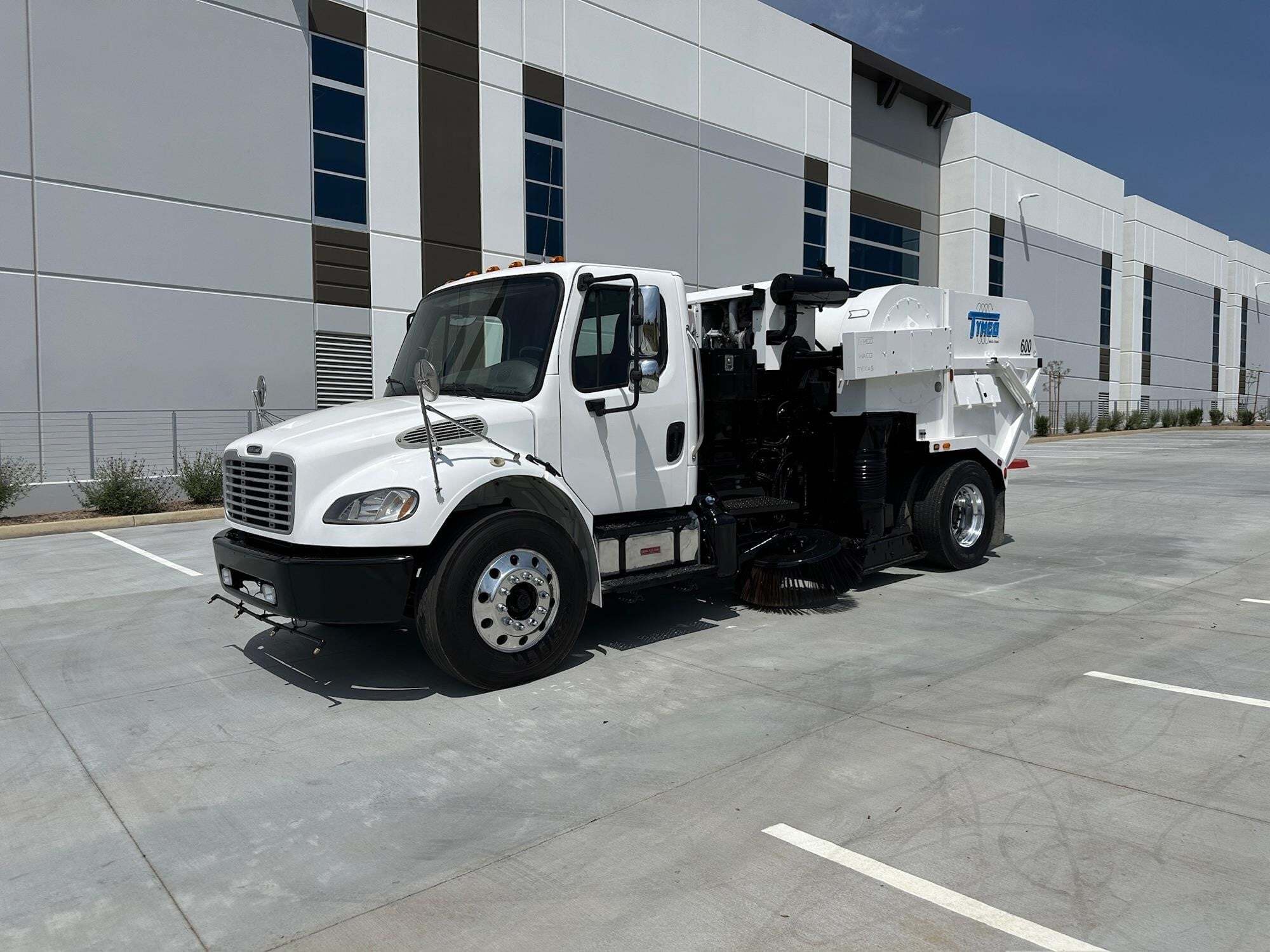 2018 FREIGHTLINER BUSINESS CLASS M2 106 in Palos Verdes Peninsula, CA