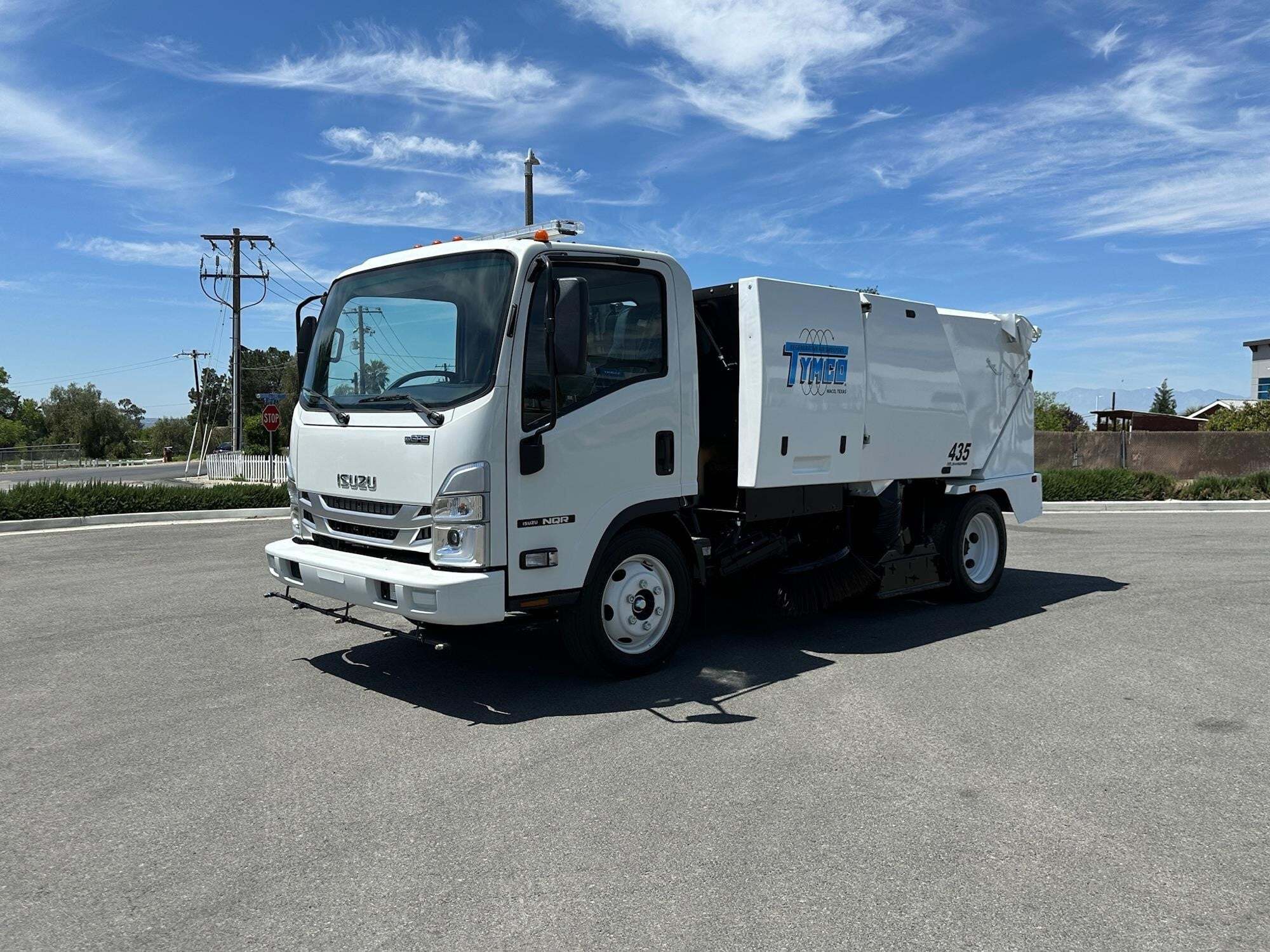 2025 ISUZU NQR in Palos Verdes Peninsula, CA