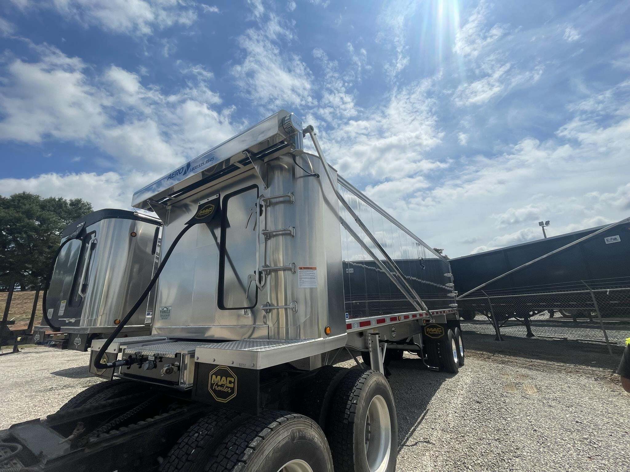 2025 MAC TRAILER MFG 28' X 96" X 60" FRAME SMOOTH SIDE DUMP in Spartanburg, SC