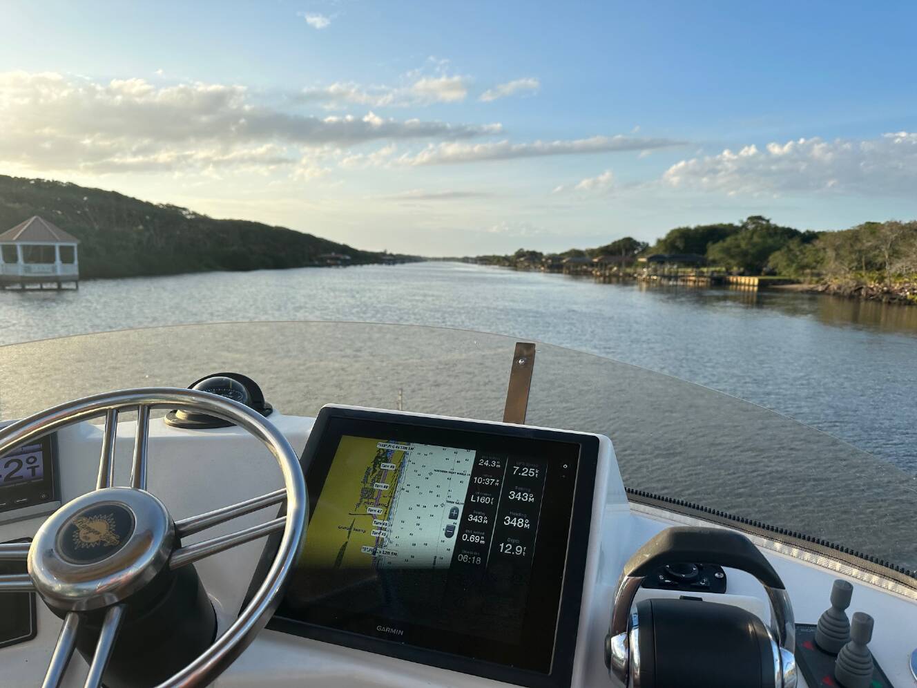 A photo of this 2015 Ranger Tugs R-31 CB