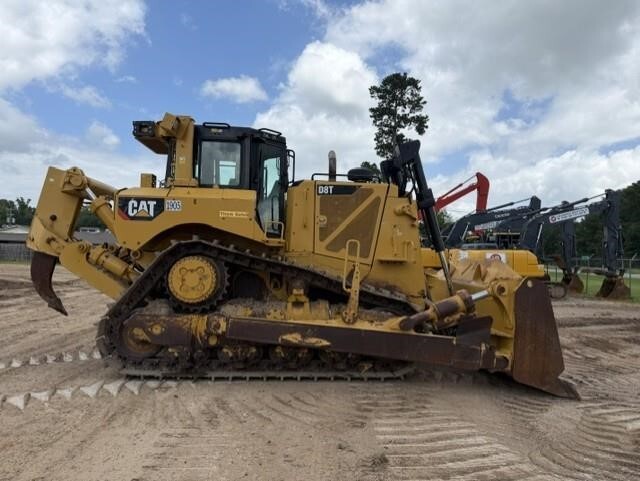 2017 CATERPILLAR D8T in Livingston, TX
