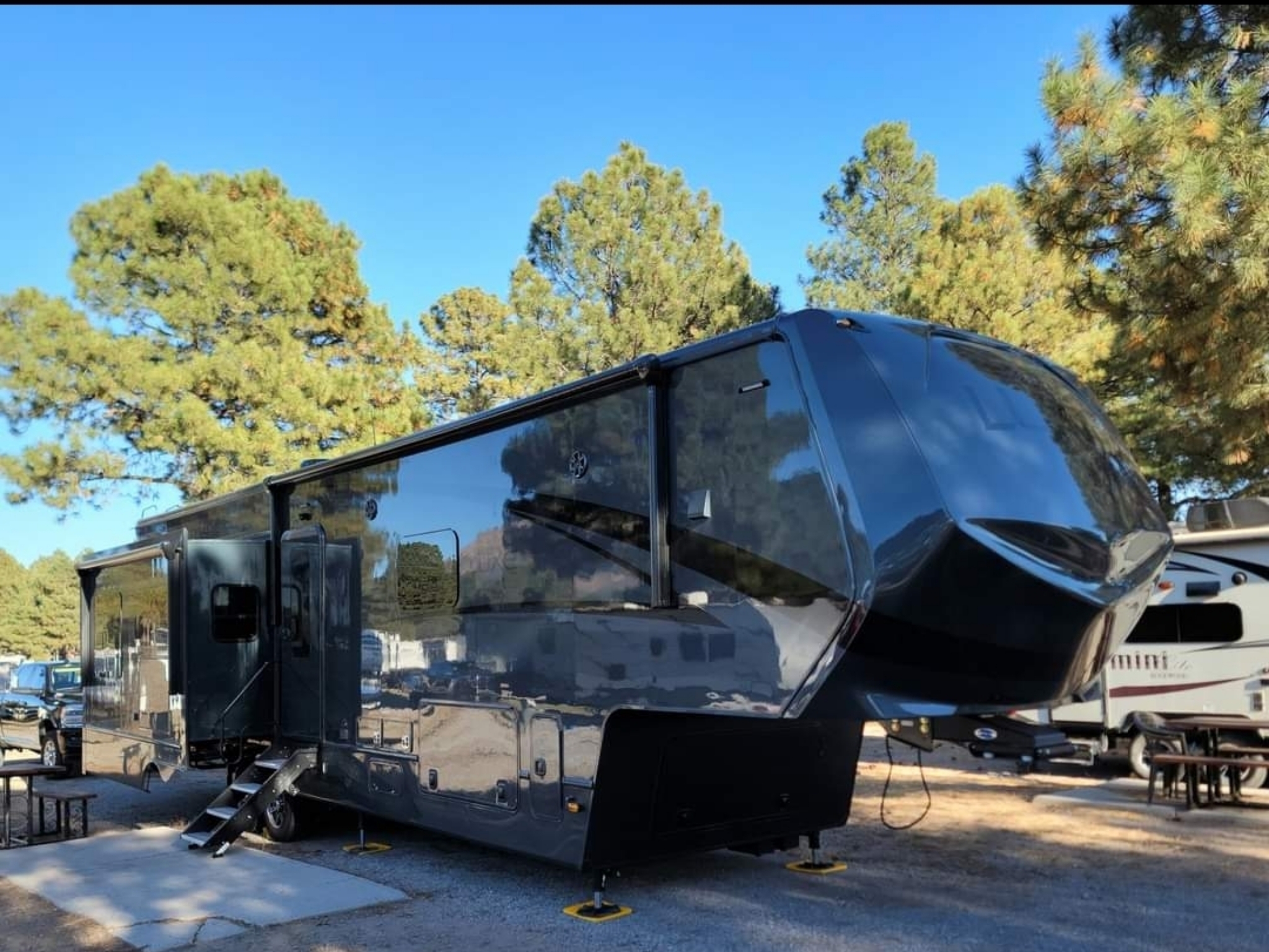 2022 Luxe GOLD 38GFB RV