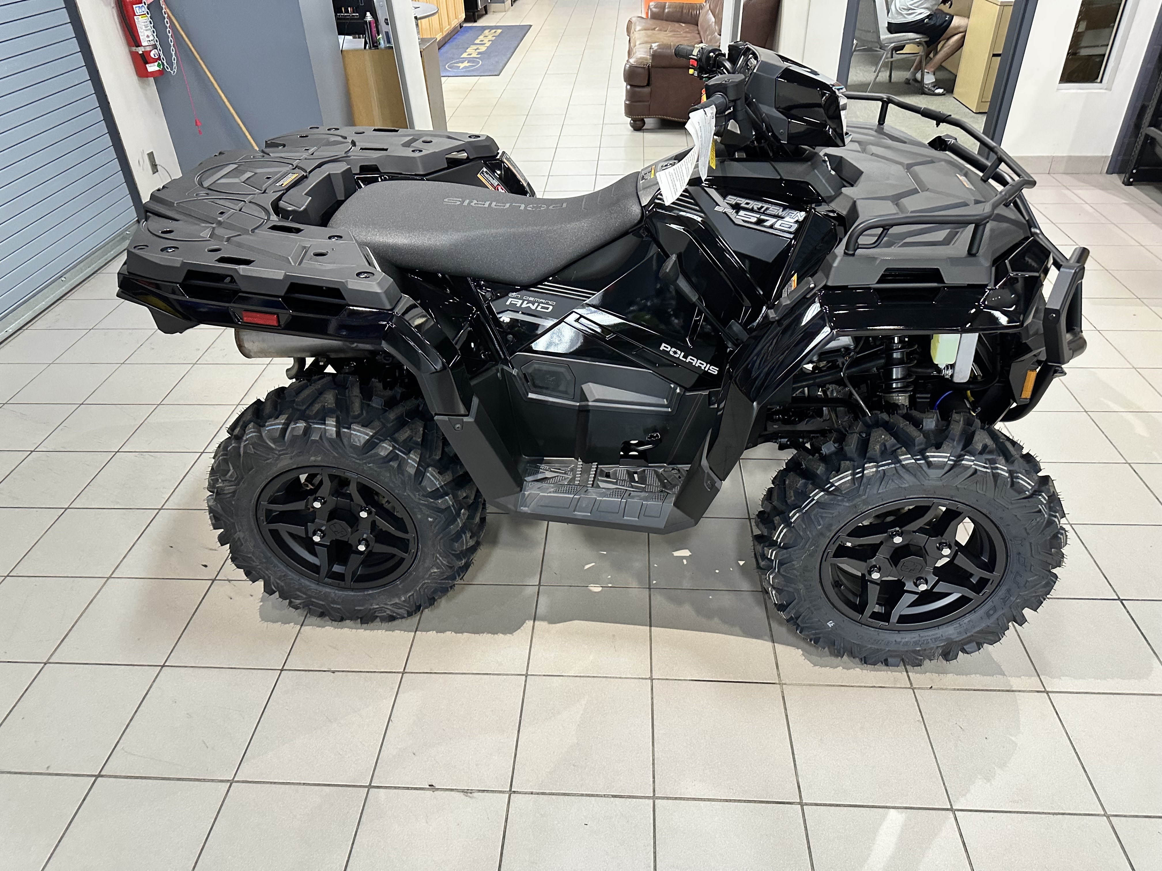 2026 Polaris SPORTSMAN 570 TRAIL ONYX BLACK in medina OH
