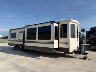 2021 Forest River CEDAR CREEK 40CCK in okeechobee FL