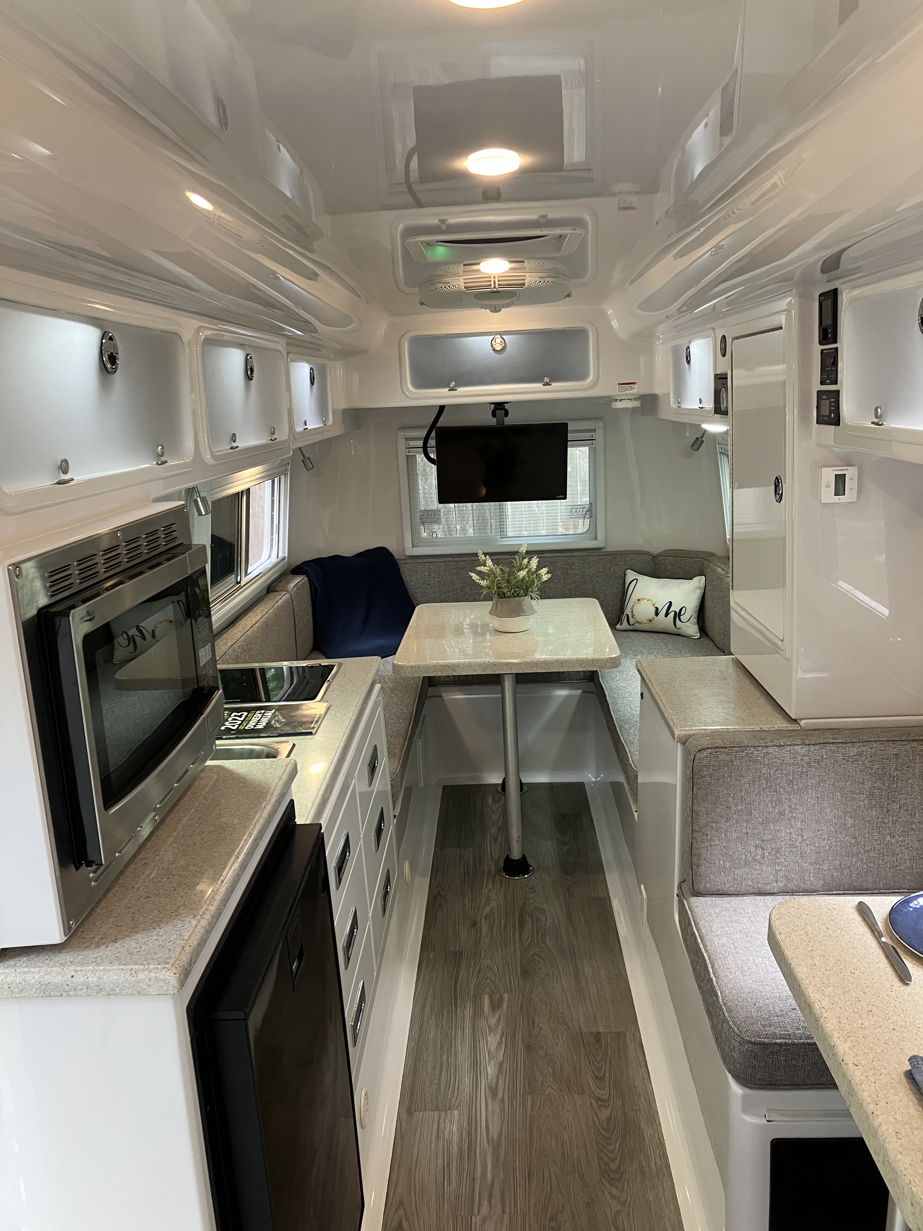 2023 Oliver LEGACY ELITE II STANDARD RV