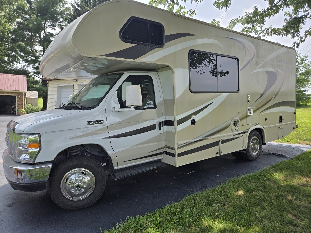 2017 Thor Motor Coach CHATEAU 22E in saint paris OH