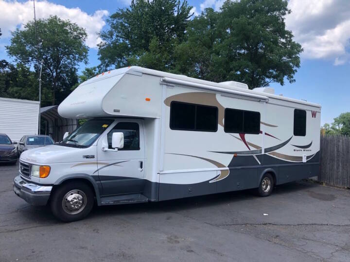 2004 Winnebago MINNIE WINNIE 31C in keyport NJ