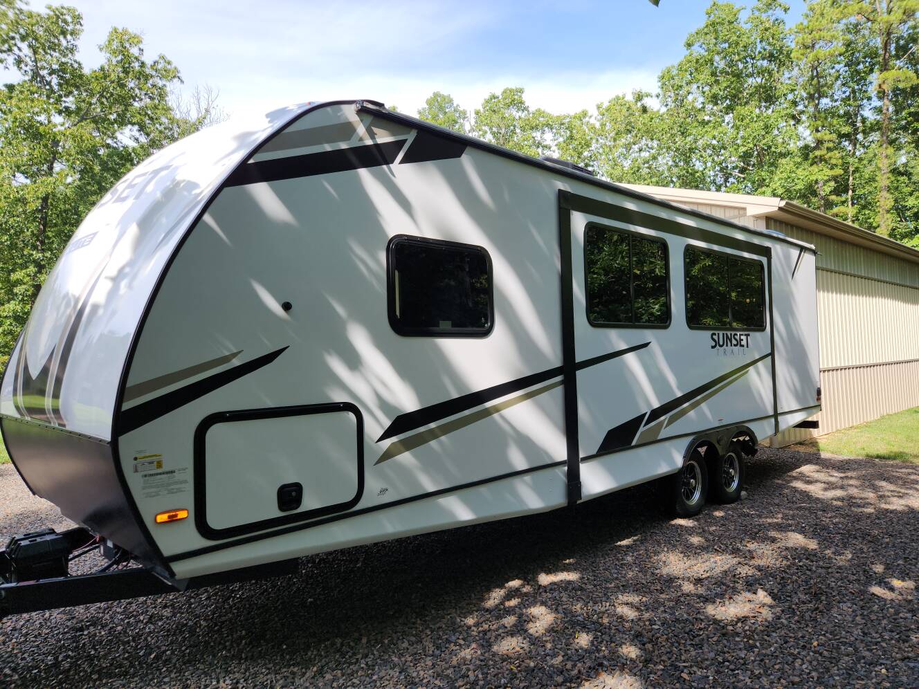 A photo of this 2022 Crossroads SUNSET TRAIL SUPER LITE SS253RB