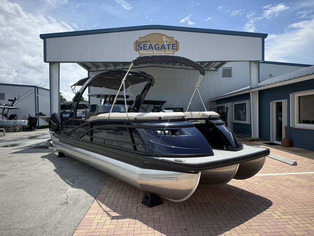 2026 Bennington Q Swingback 27 QSBAT2 in stuart FL