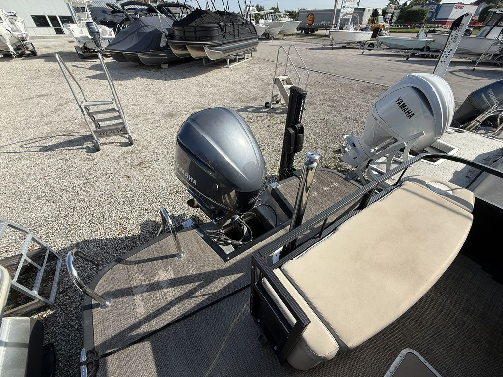 2016 Bennington 2550 RBR in stuart FL