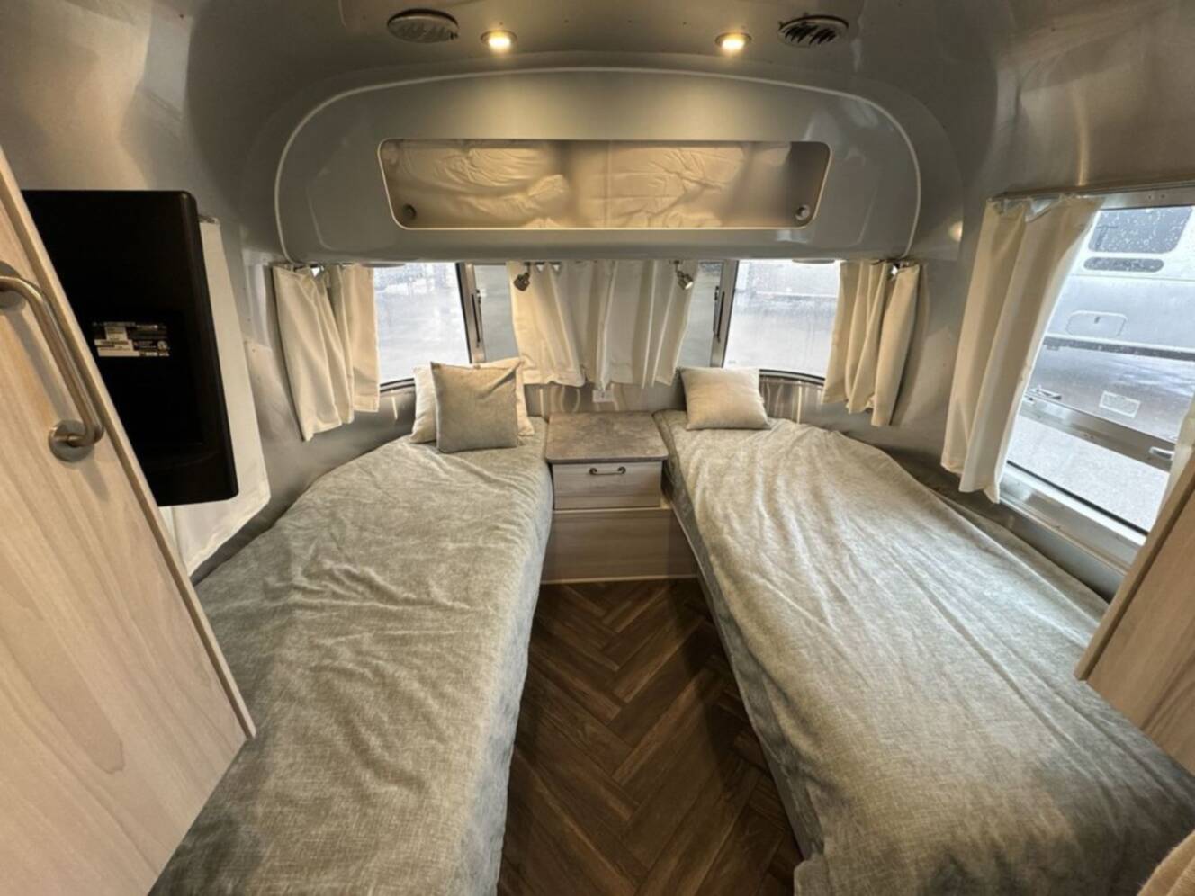 A photo of this 2021 Airstream International 27FB