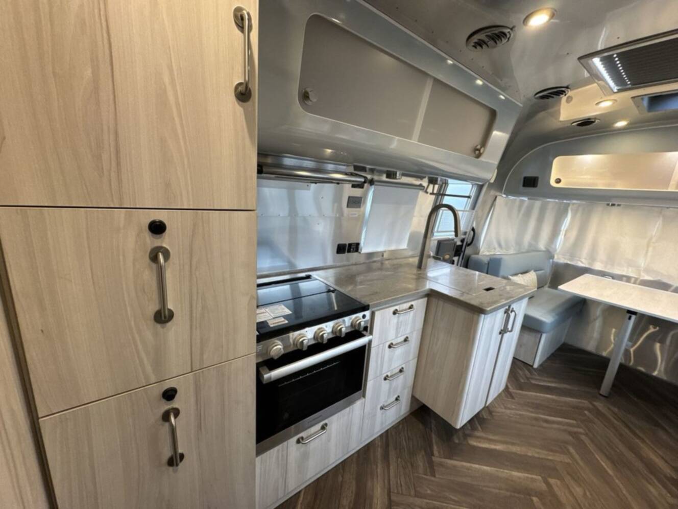A photo of this 2021 Airstream International 27FB