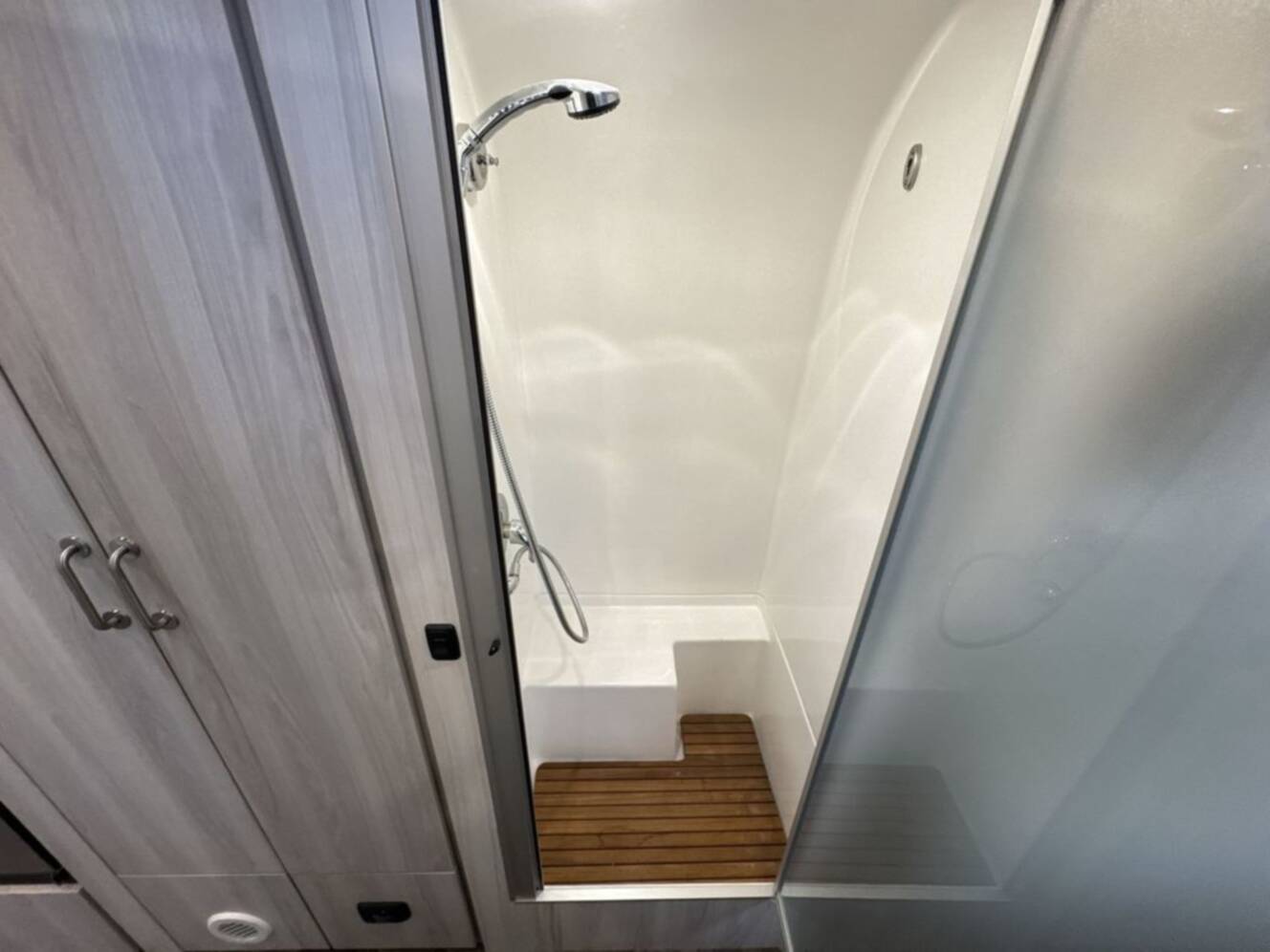 A photo of this 2021 Airstream International 27FB