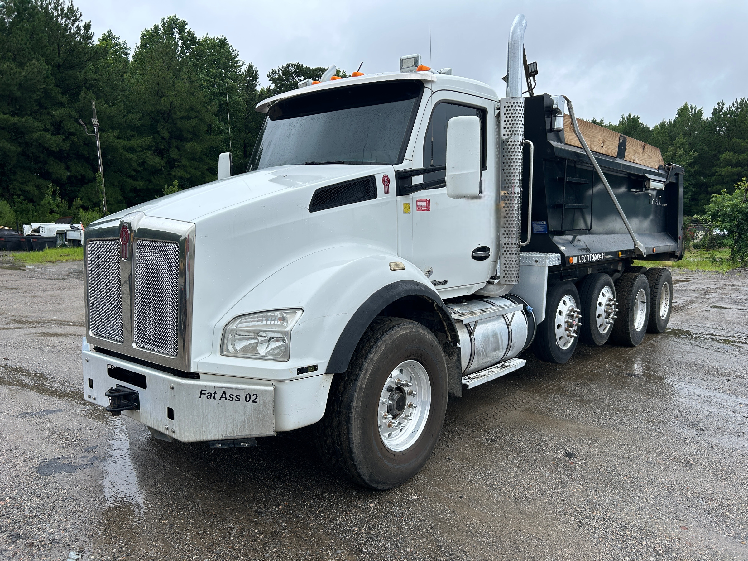 2017 KENWORTH DUMP TRUCK in Reidsville, NC
