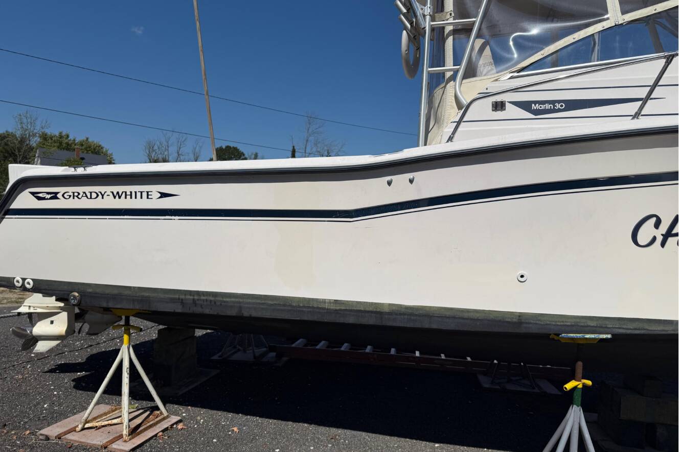 A photo of this 1996 Grady-White Marlin 300