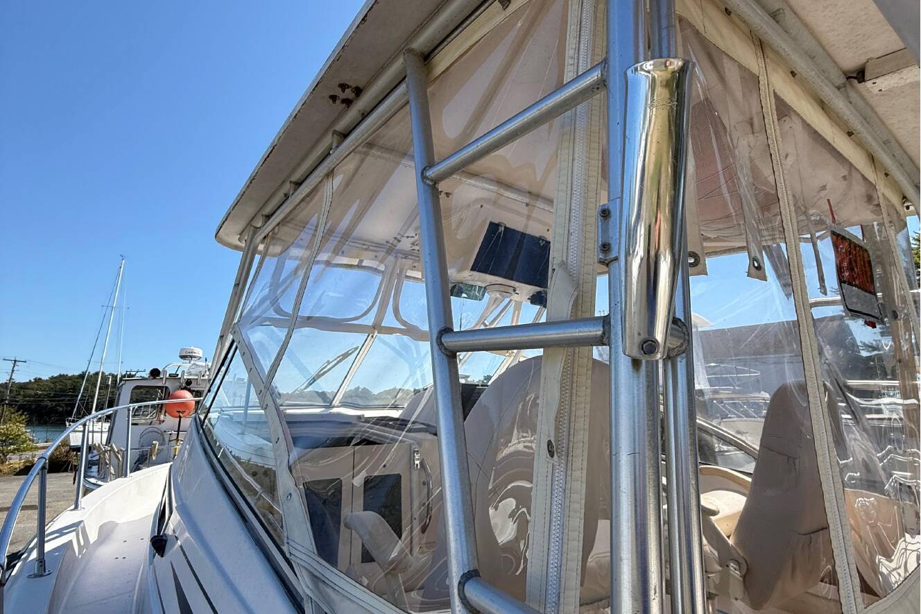 A photo of this 1996 Grady-White Marlin 300