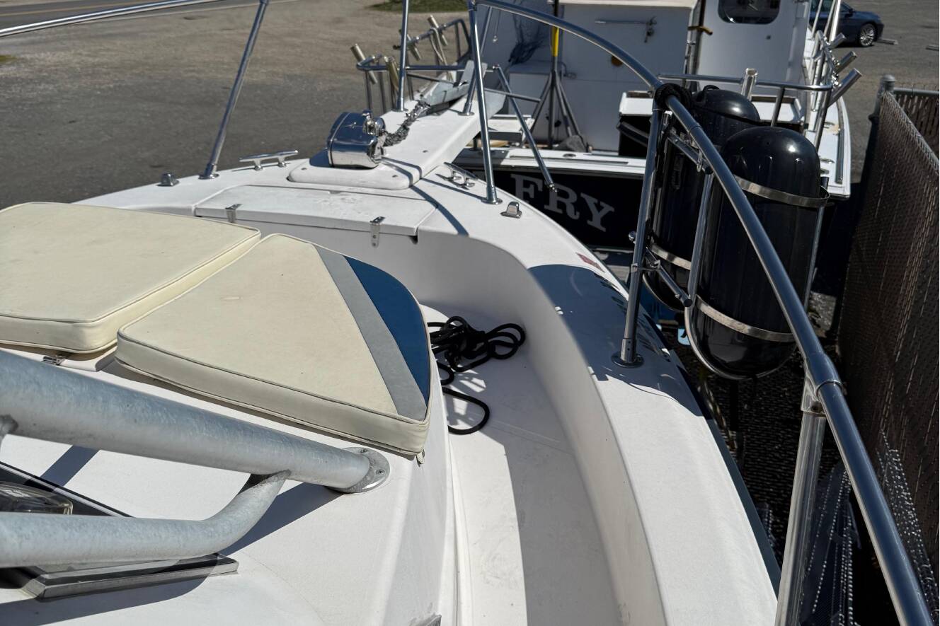 A photo of this 1996 Grady-White Marlin 300
