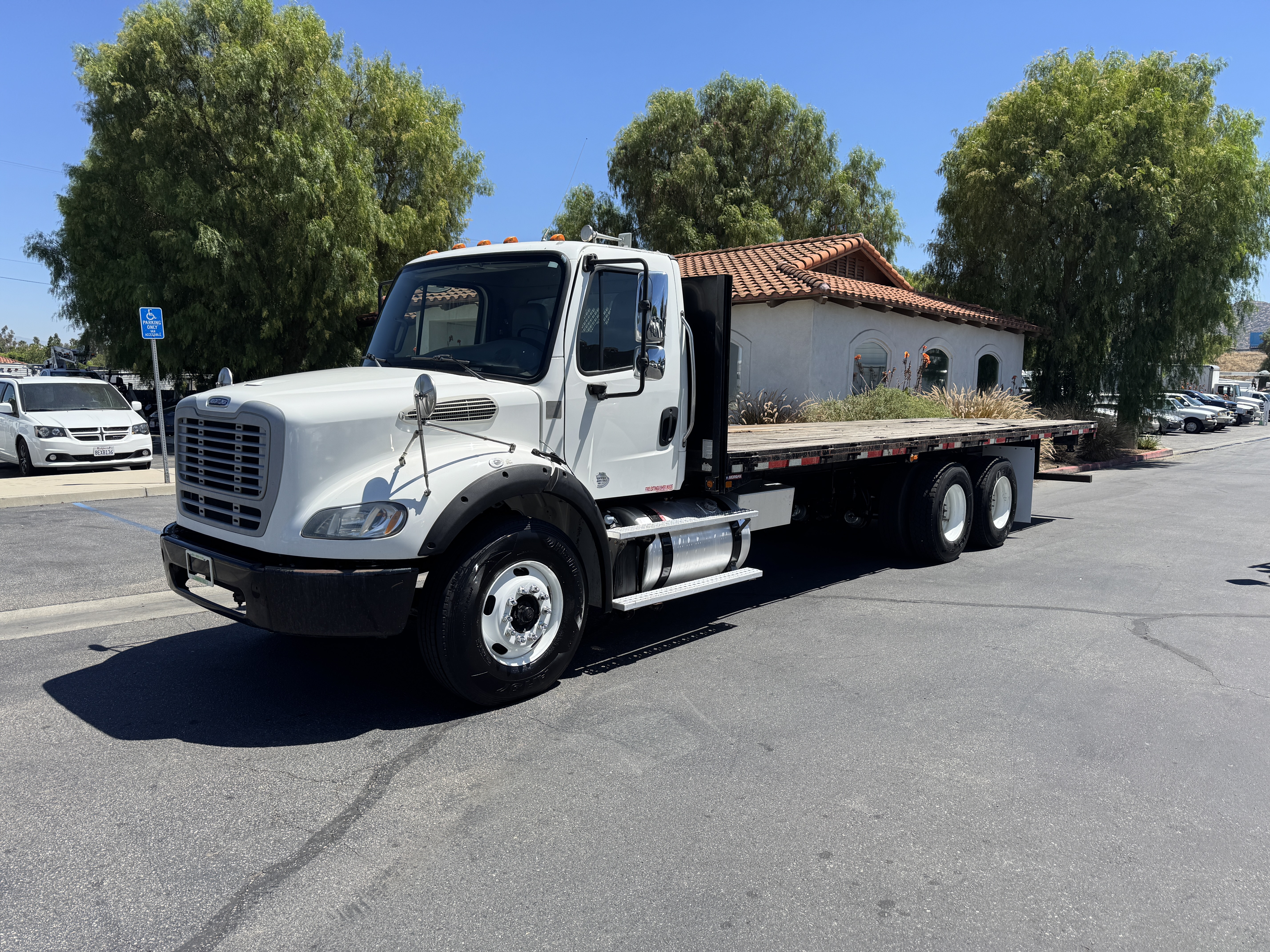 2016 FREIGHTLINER BUSINESS CLASS M2 in Norco, CA