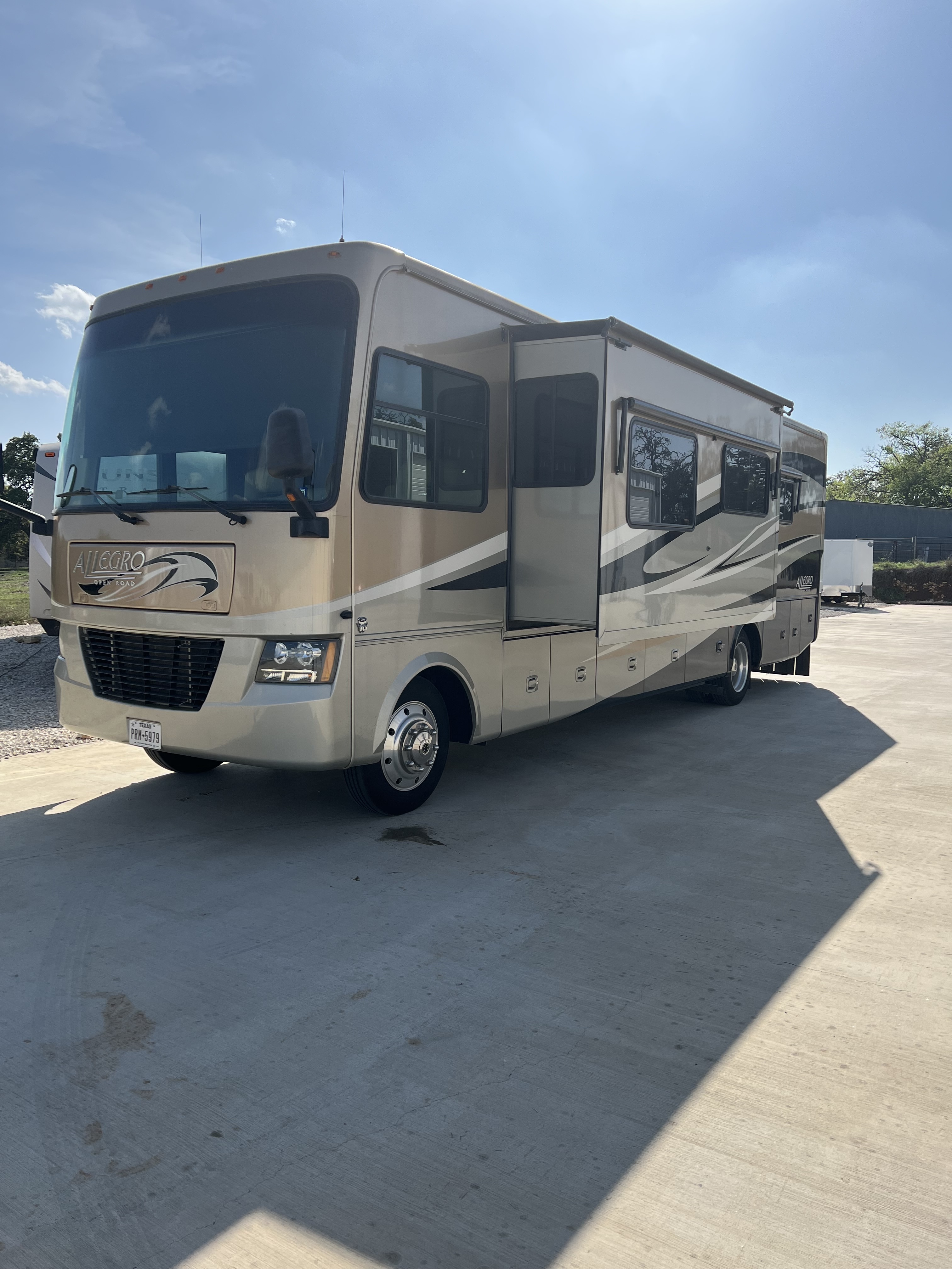 2012 Tiffin Motorhomes ALLEGRO OPEN ROAD 34TGA in san antonio TX