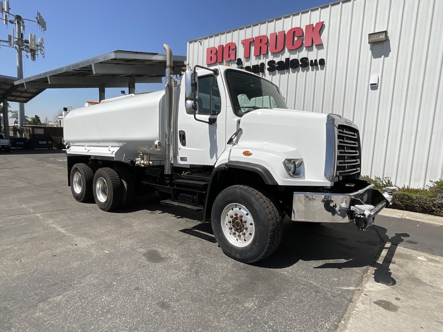 2013 FREIGHTLINER 108 SD in Fontana, CA