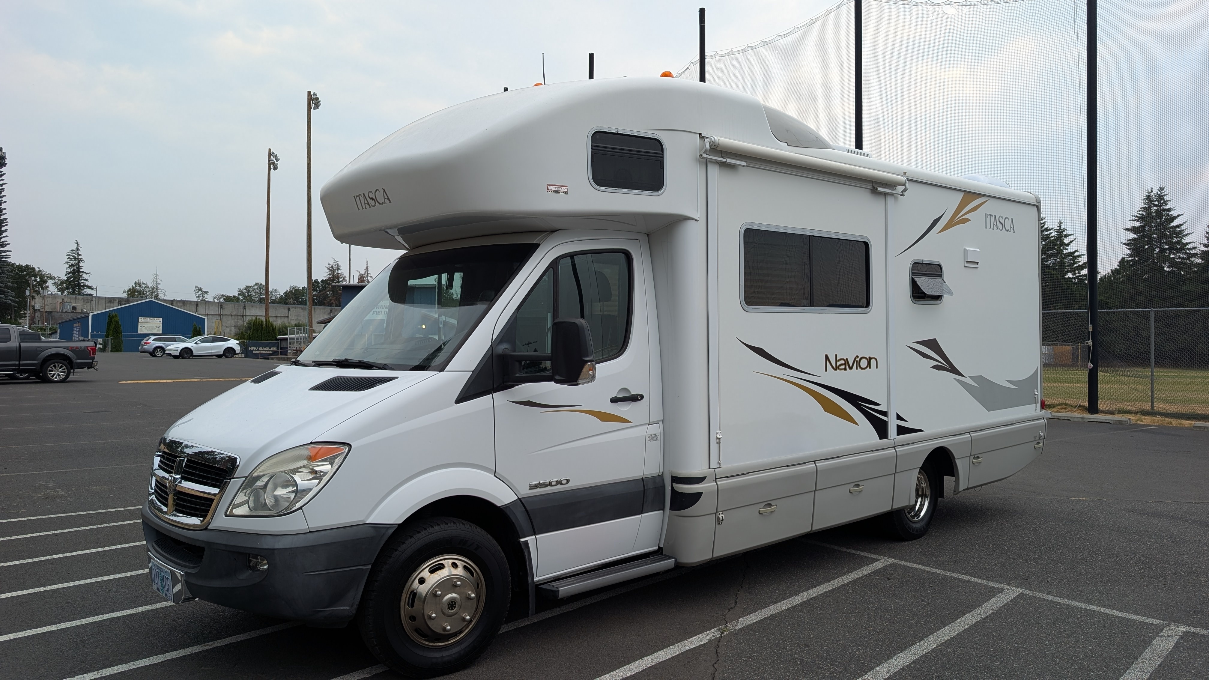 2008 Winnebago NAVION 24H RV