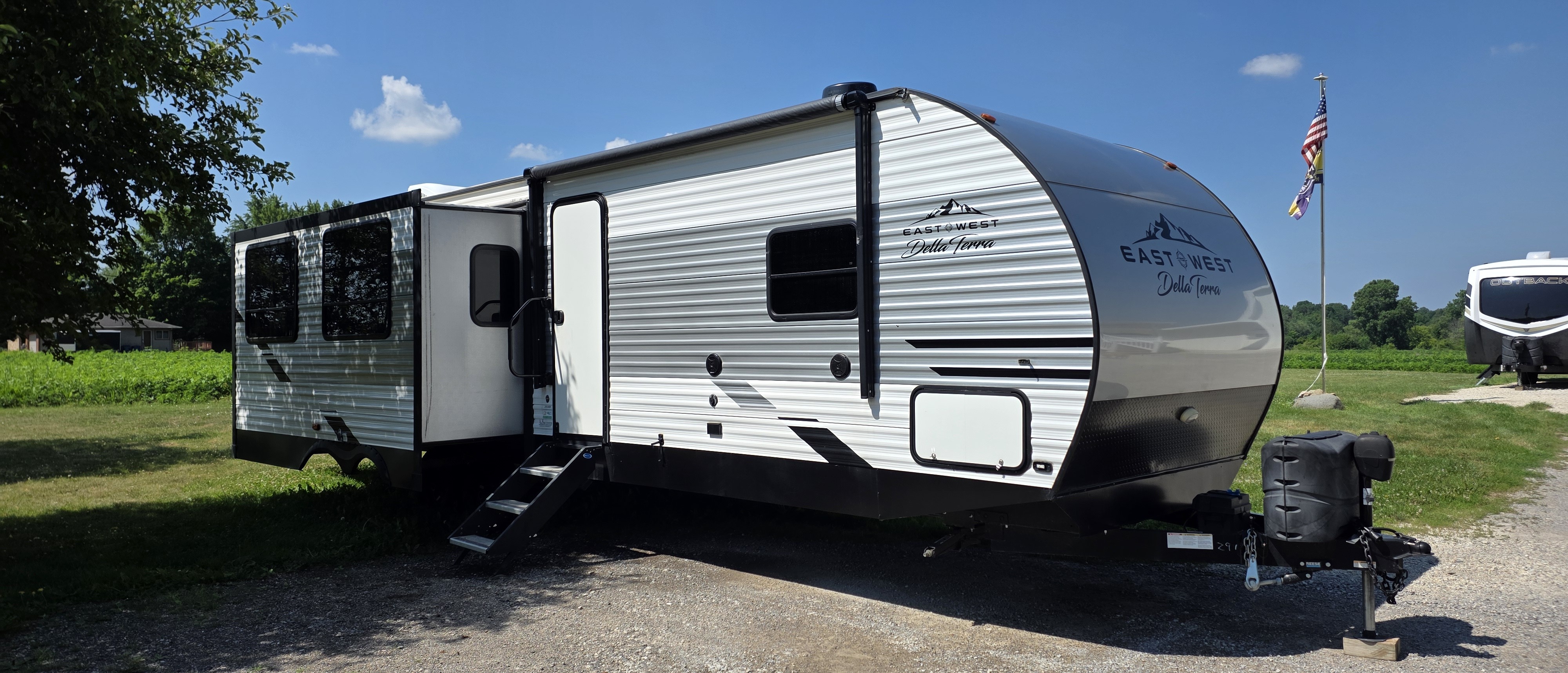 2022 East To West DELLA TERRA 292MK RV