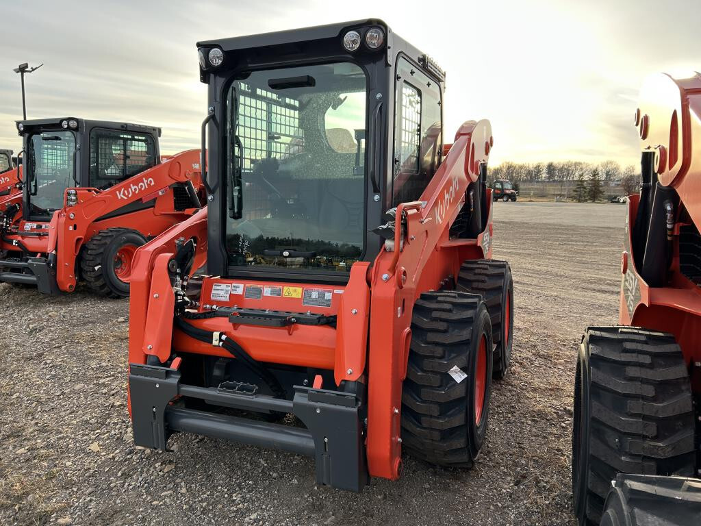 2024 Kubota SSV75PHC in Menomonee Falls, WI
