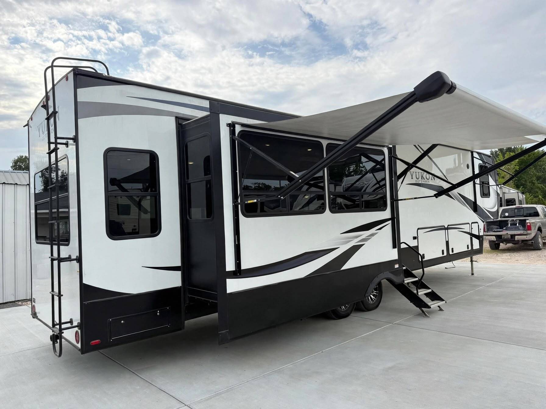 2022 Dutchmen YUKON 400RL in porter TX