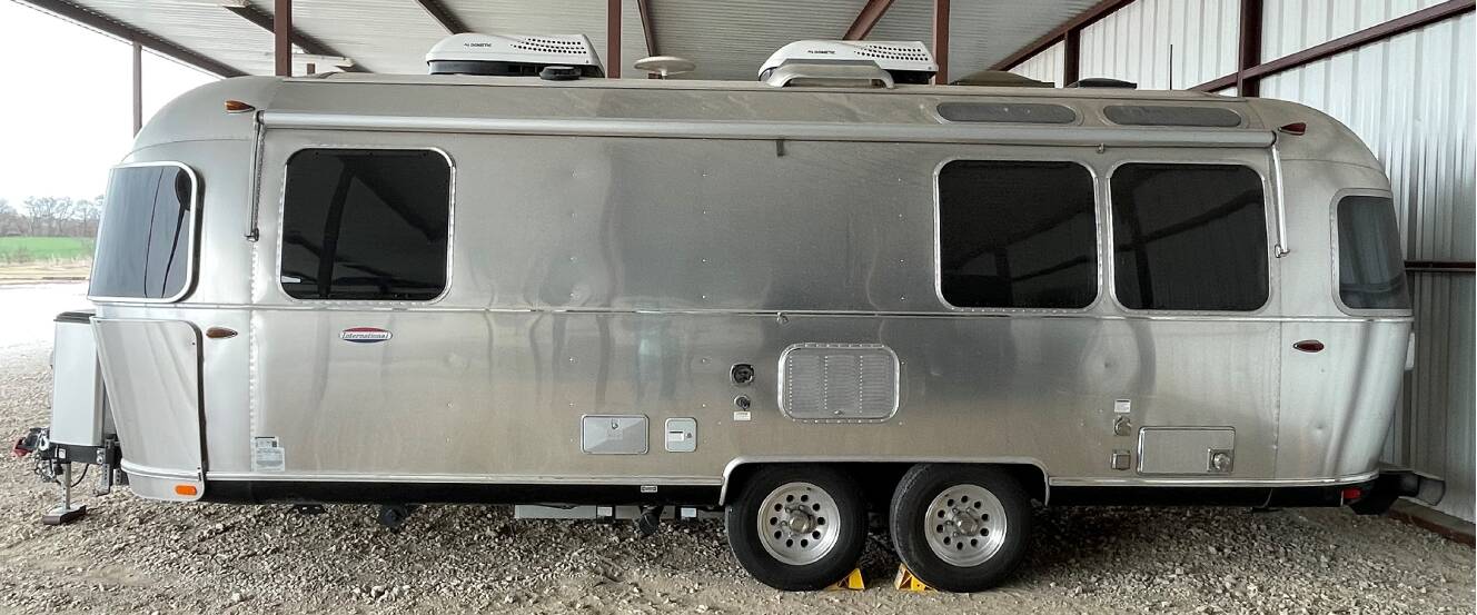 A photo of this 2019 Airstream INTERNATIONAL SIGNATURE 25FB SIGNATURE