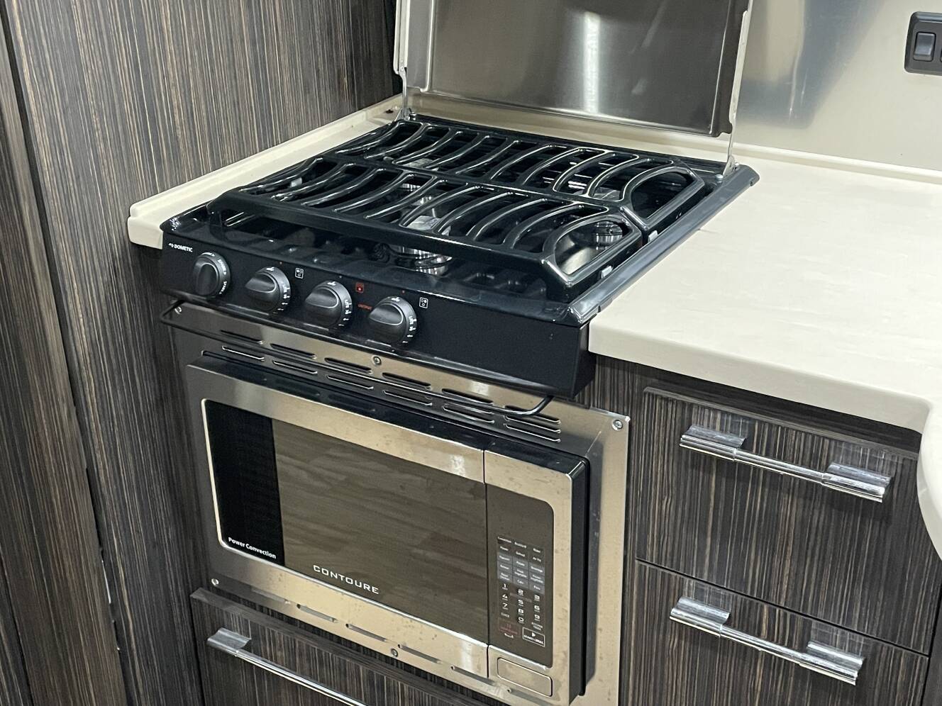 A photo of this 2019 Airstream INTERNATIONAL SIGNATURE 25FB SIGNATURE