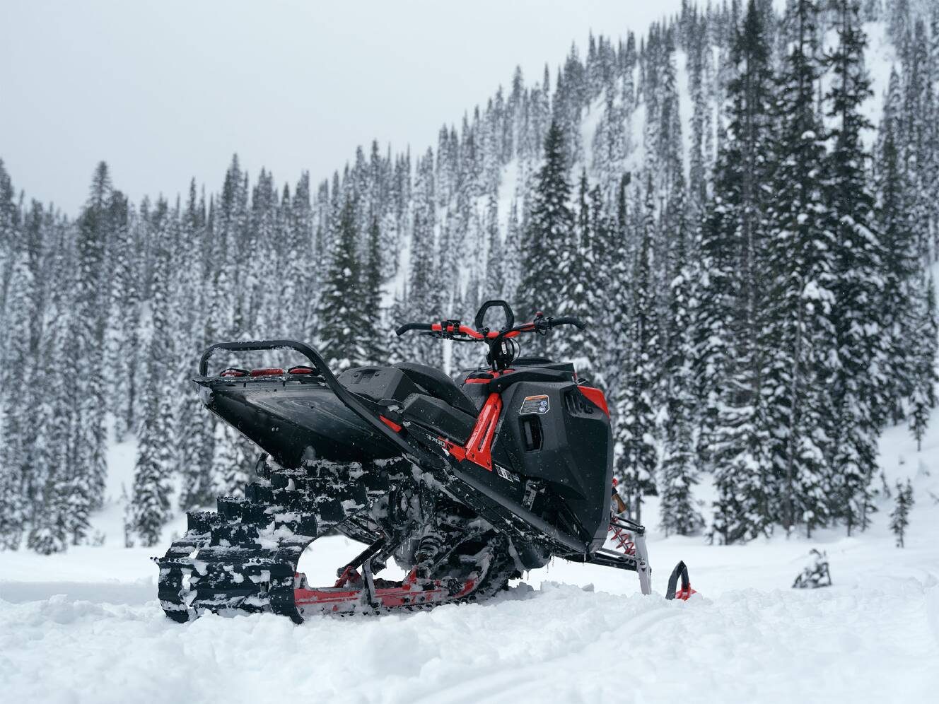 A photo of this 2026 Lynx Shredder RE 3700 850 E-TEC PowderMax SHOT