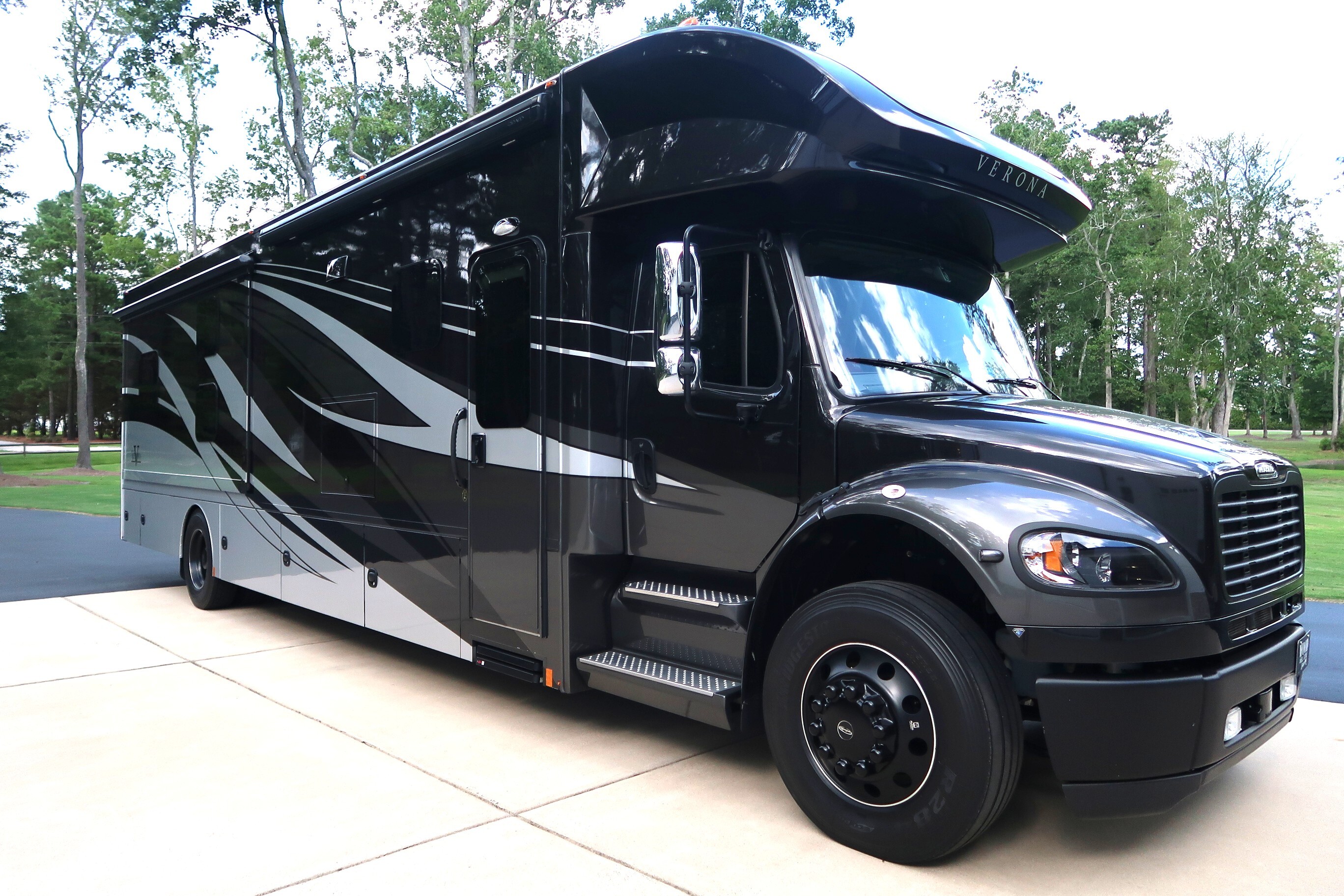 2022 Renegade VERONA 40VBH RV