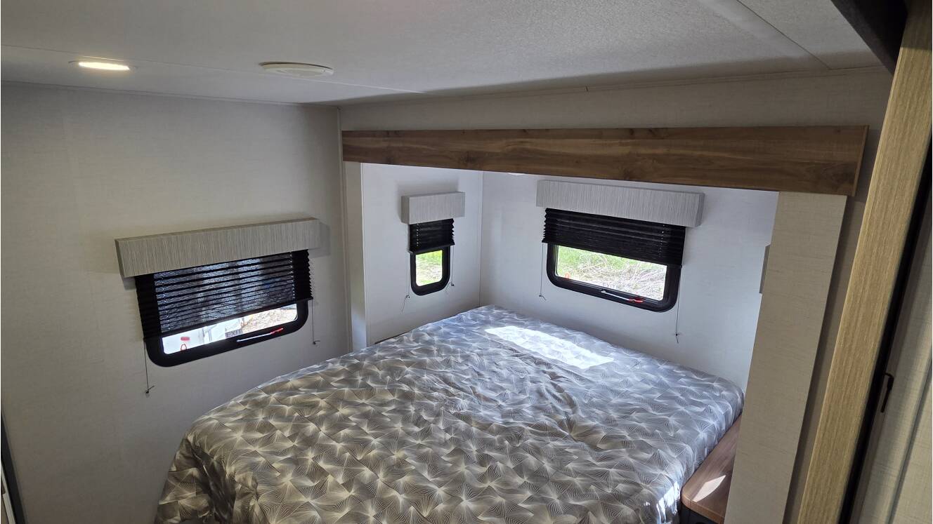 A photo of this 2025 Prime Time LACROSSE 3510DB