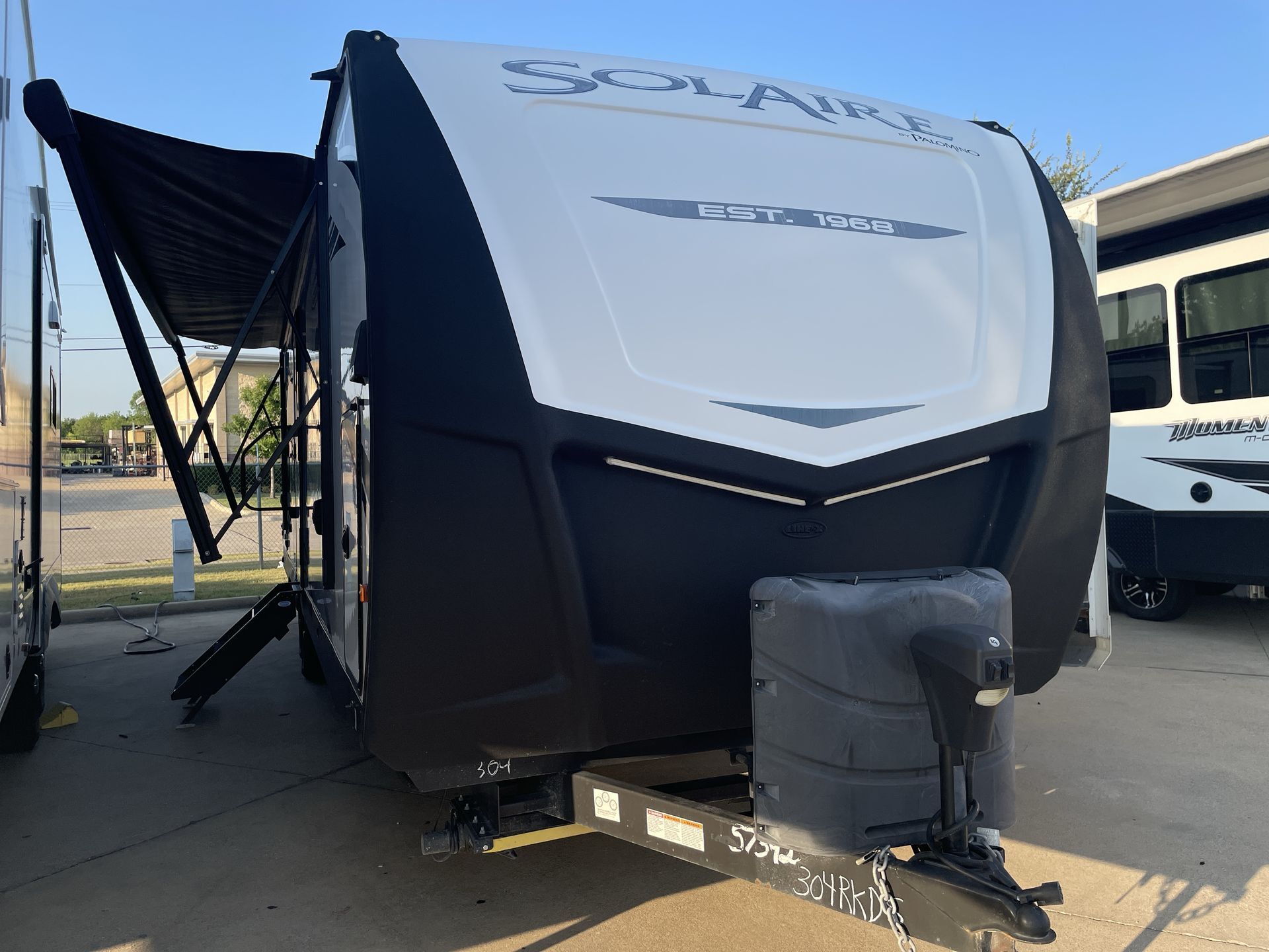 2022 Palomino SOLAIRE 304RKDS in mesquite TX