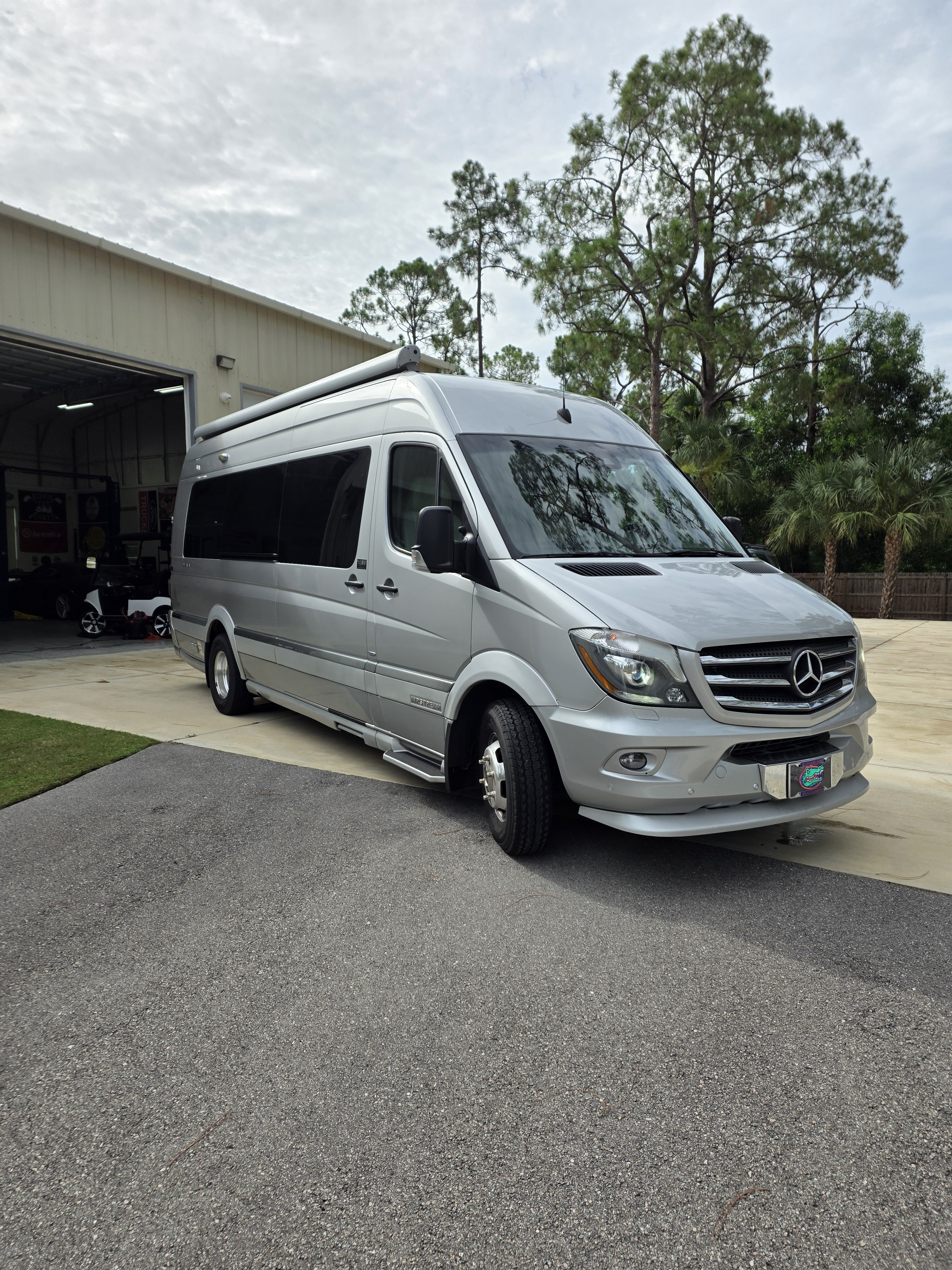 2017 Airstream INTERSTATE LOUNGE EXT RV