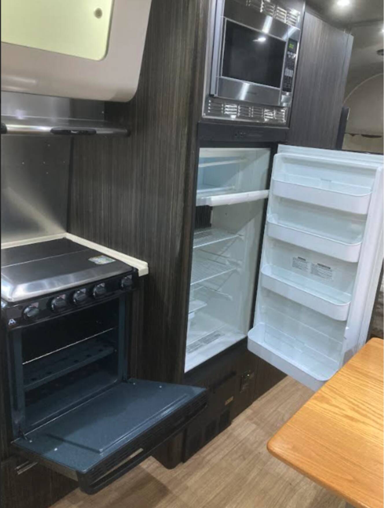 A photo of this 2016 Airstream International Signature 23FB