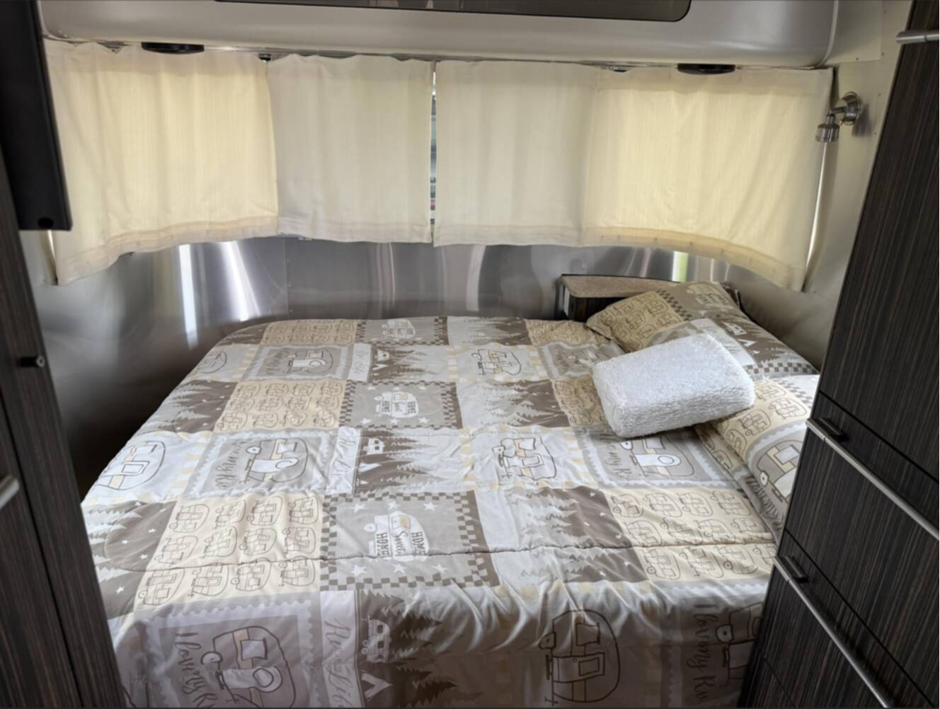 A photo of this 2016 Airstream International Signature 23FB
