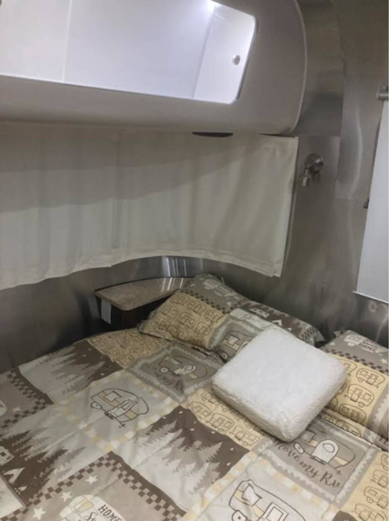 A photo of this 2016 Airstream International Signature 23FB