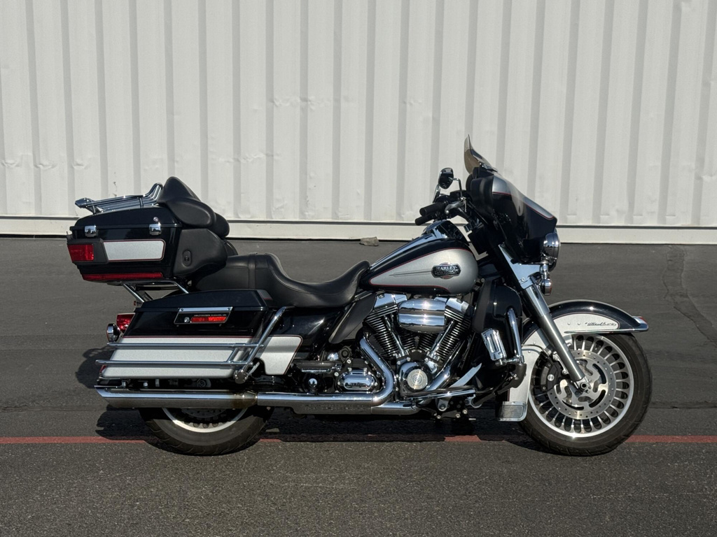 2010 Harley-Davidson Electra Glide Ultra Classic ULTRA CLASSIC FLHTCU in Kennewick, WA