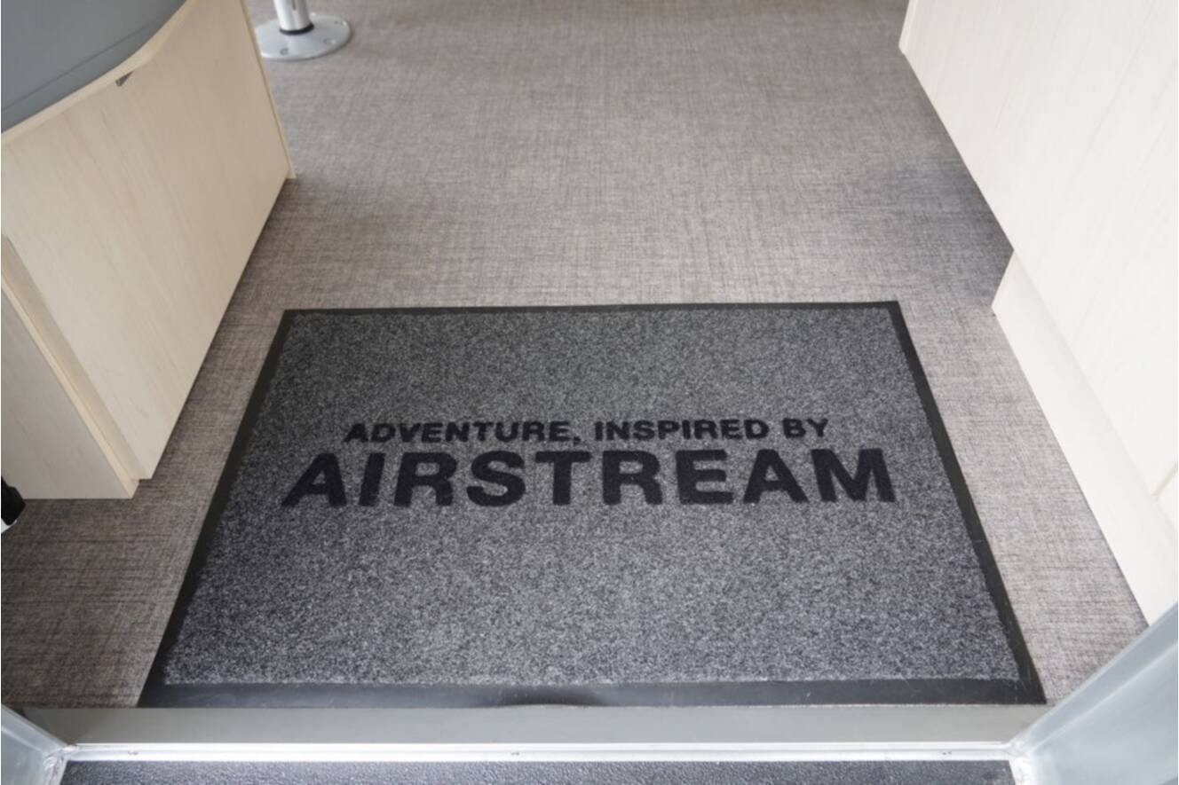 A photo of this 2026 Airstream Flying Cloud 27FBT Hatch