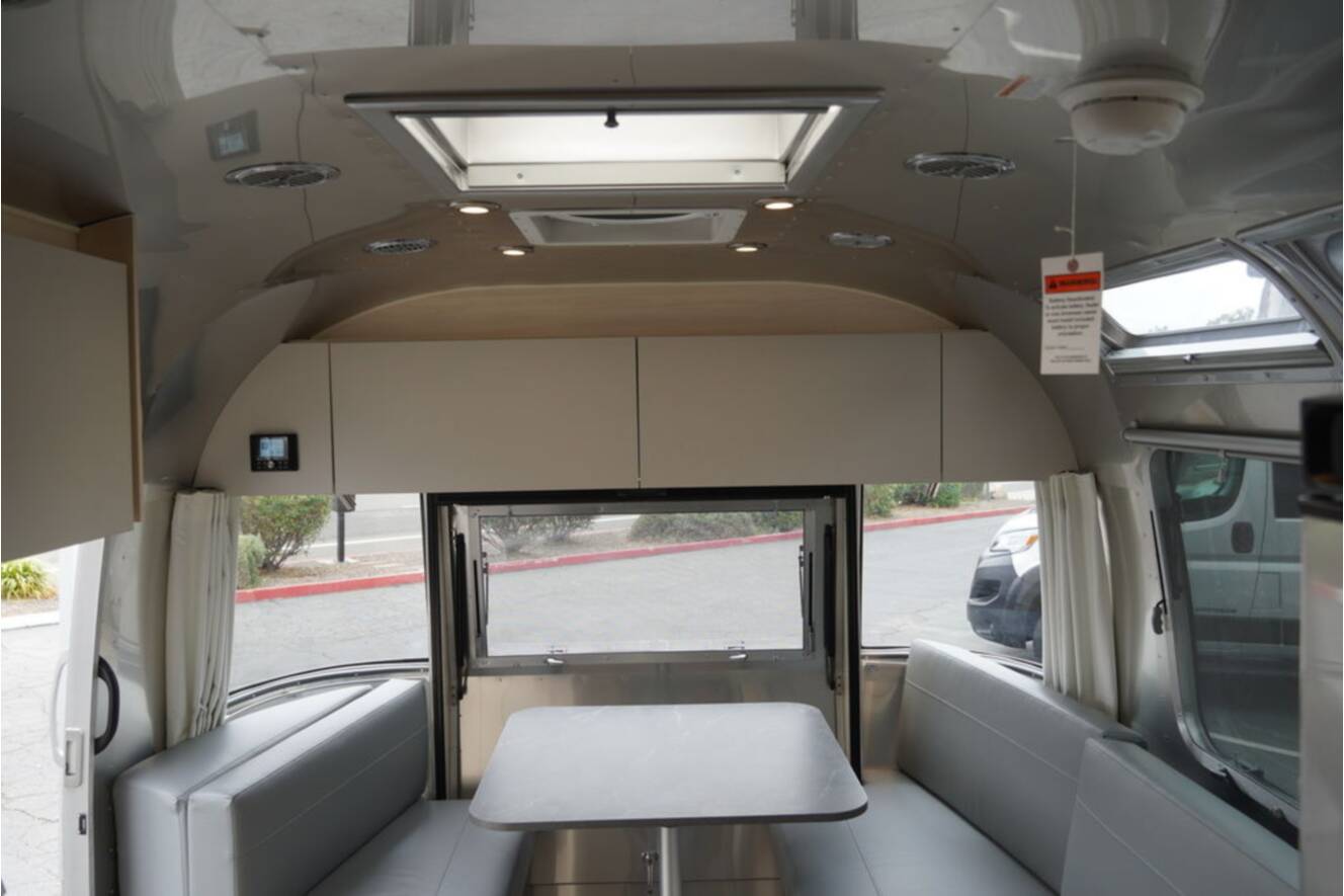 A photo of this 2026 Airstream Flying Cloud 27FBT Hatch