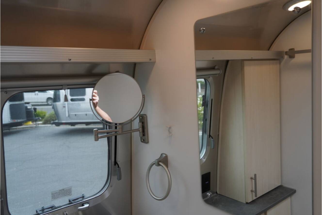 A photo of this 2026 Airstream Flying Cloud 27FBT Hatch