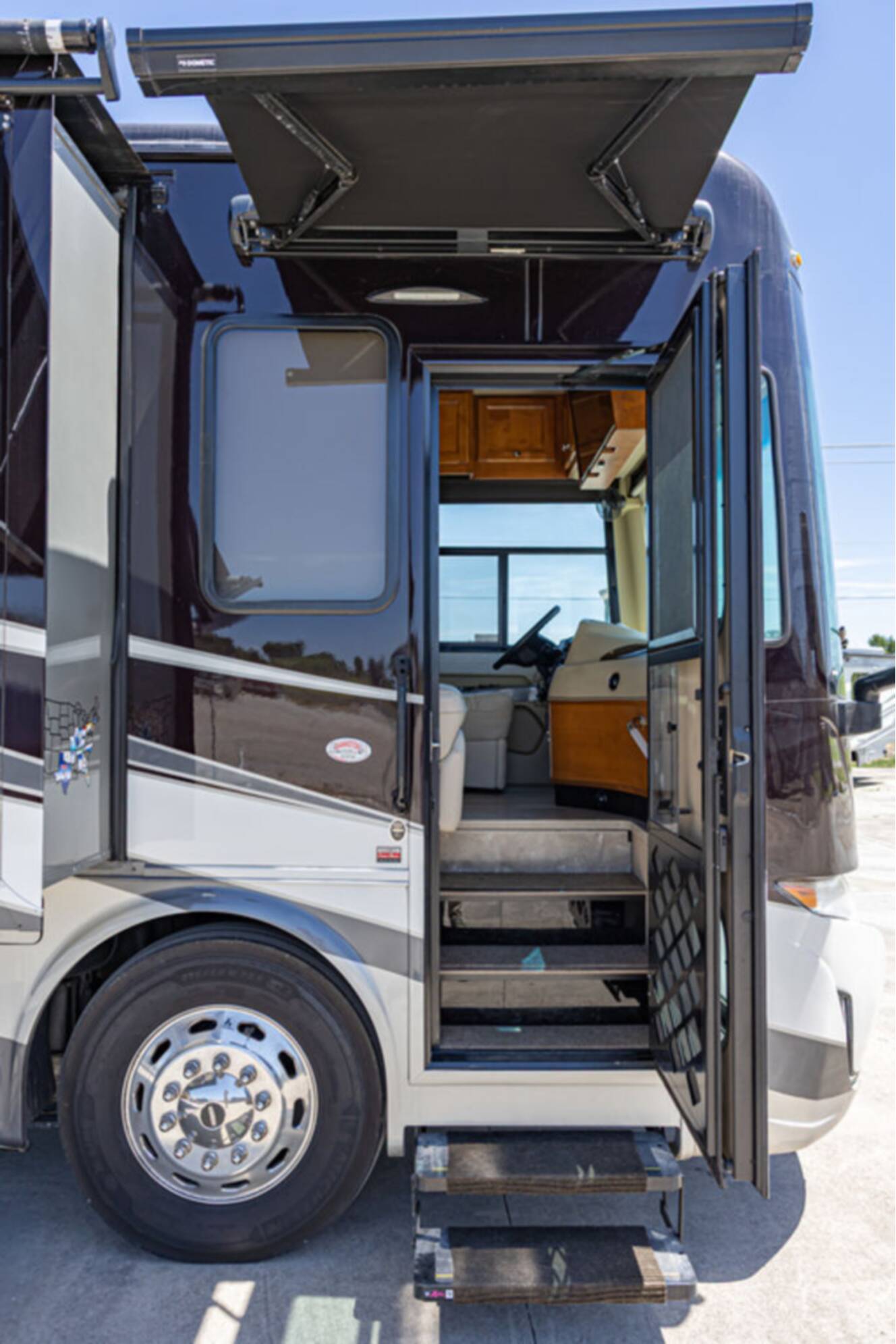 A photo of this 2020 Tiffin Motorhomes Allegro Red 38KA