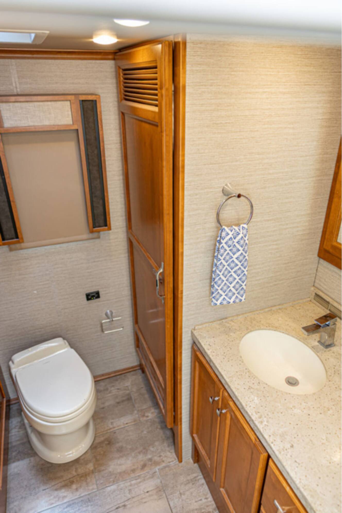 A photo of this 2020 Tiffin Motorhomes Allegro Red 38KA